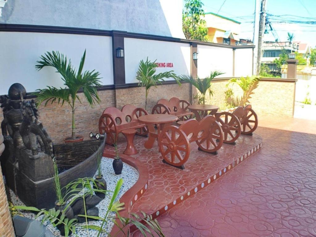Mayon Backpackers Hostel Легаспі Екстер'єр фото