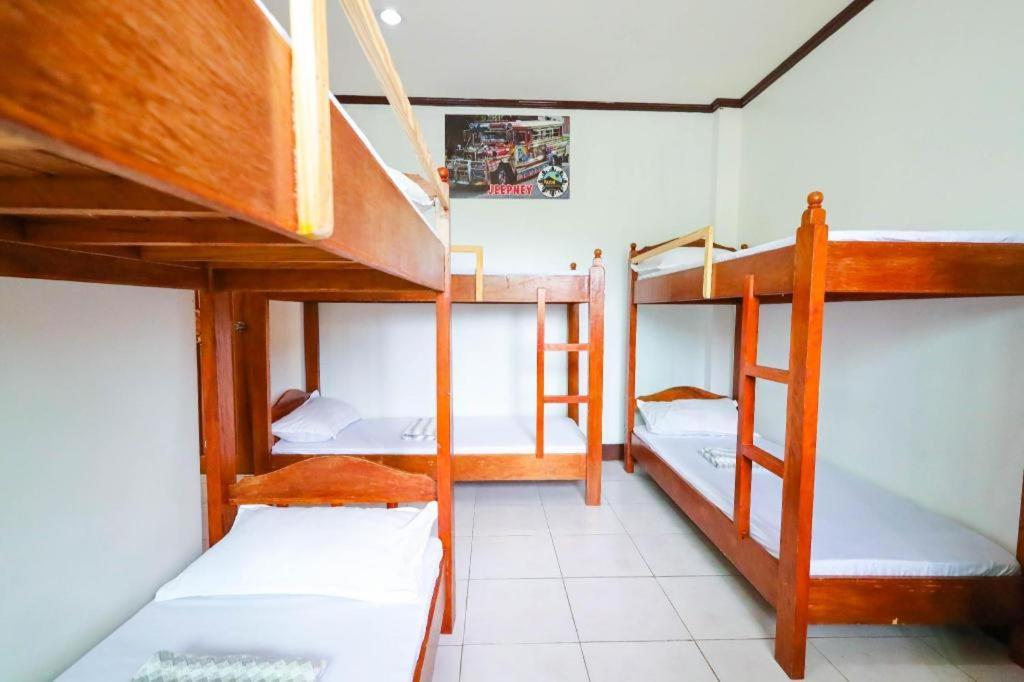 Mayon Backpackers Hostel Легаспі Екстер'єр фото